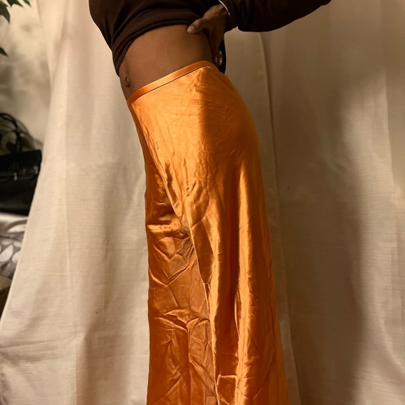 Beautiful orange silk pants! - Picture 2 of 5